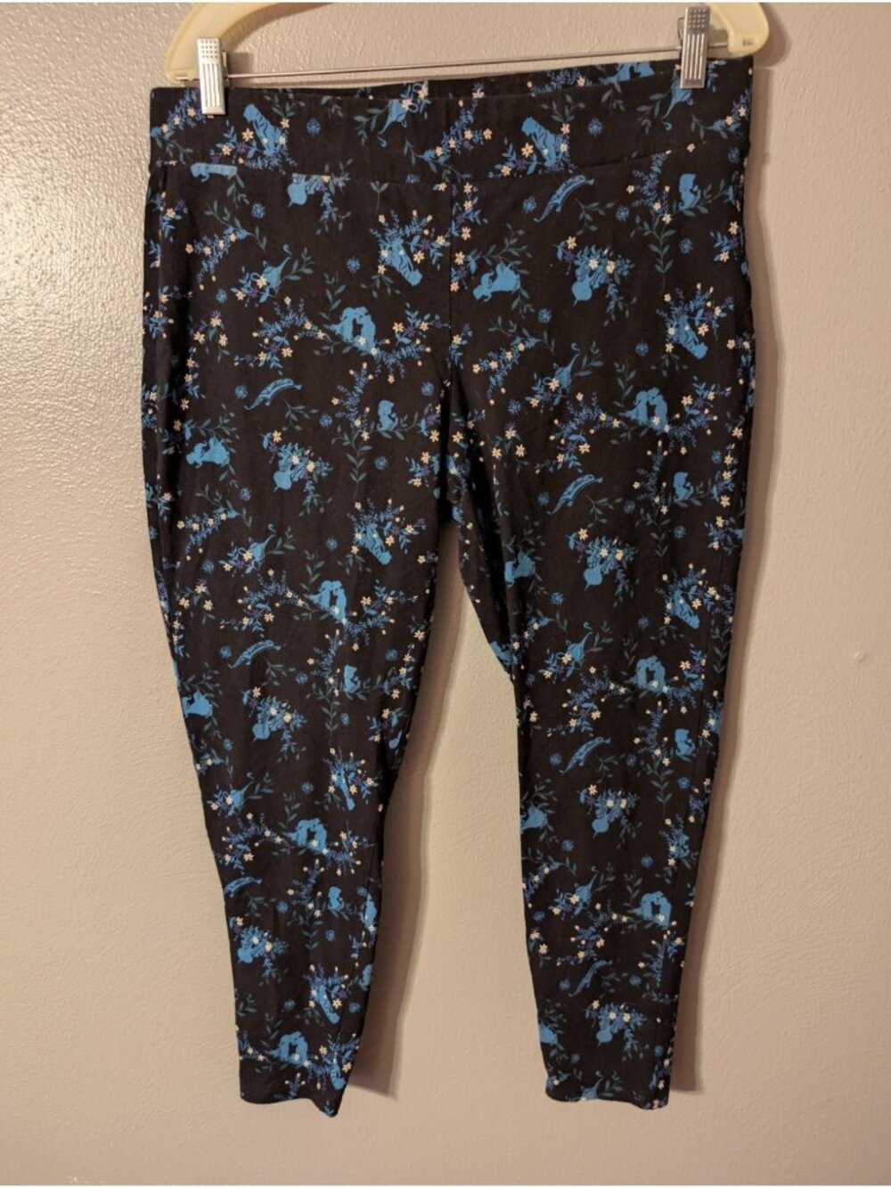 Disney Torrid Womens Size 2/2X Aladdin Floral Leggings Black Blue Magic Carpet